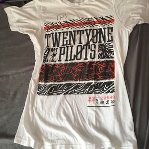 Twenty one pilots t shirt
